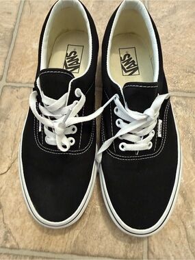 NWOT Vans Authentic Black White Sneakers Women’s 11 Men’s 9.5